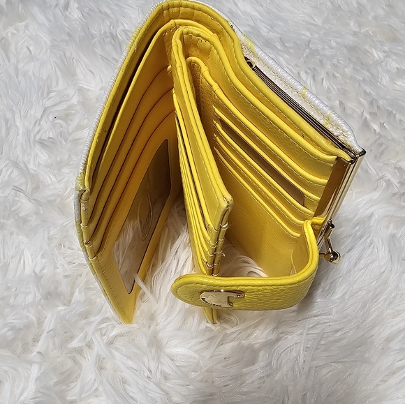 Tri-Fold Wallet BUXTON Yellow & White RFID Coin Purse Pebble Leather Floral - Picture 2 of 12